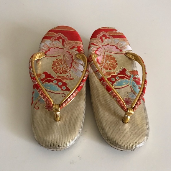 Authentic Japanese Bell Thongs Shoes - Picture 3 of 8